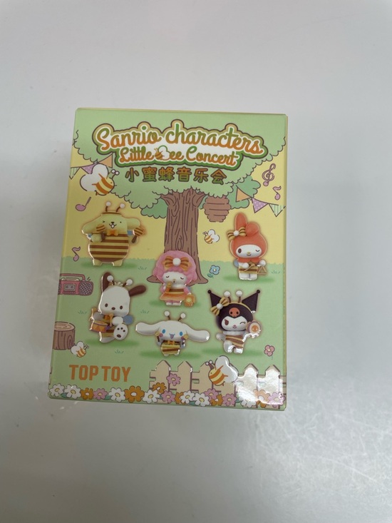 Sanrio Other - Sanrio Pastel Yellow and Pink Little Bee Concert Figurine Set
